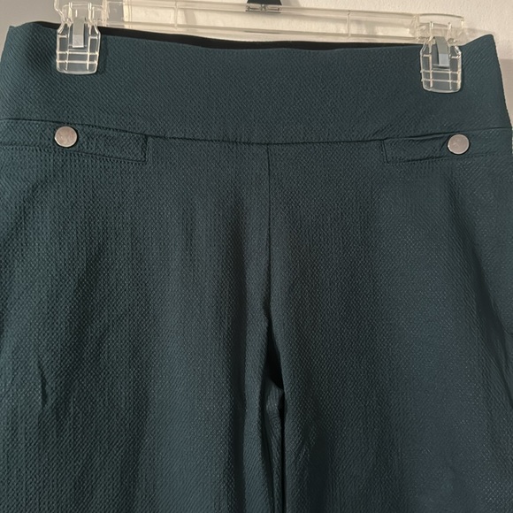 Two Maurice’s Bengaline capris small - Picture 6 of 8